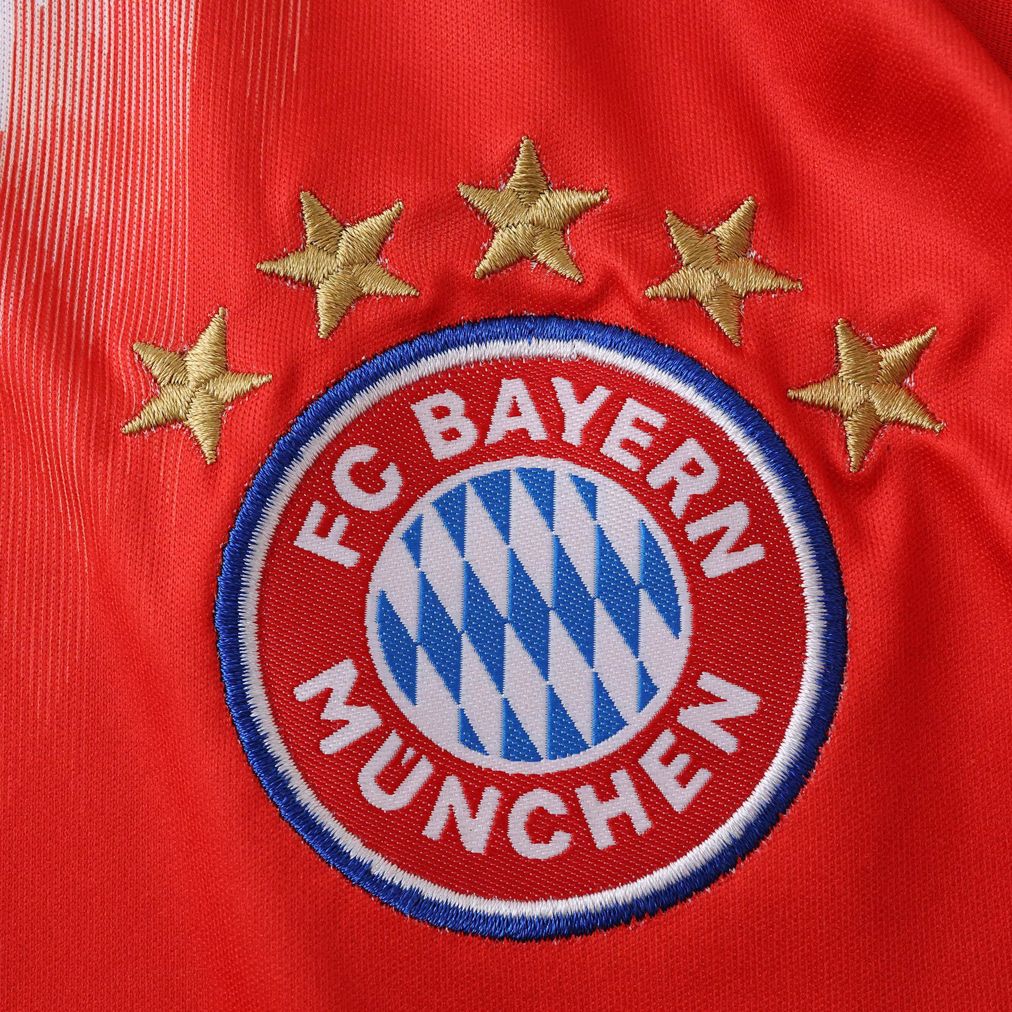 Conjunto Infantil Bayern de Munique I 25/26