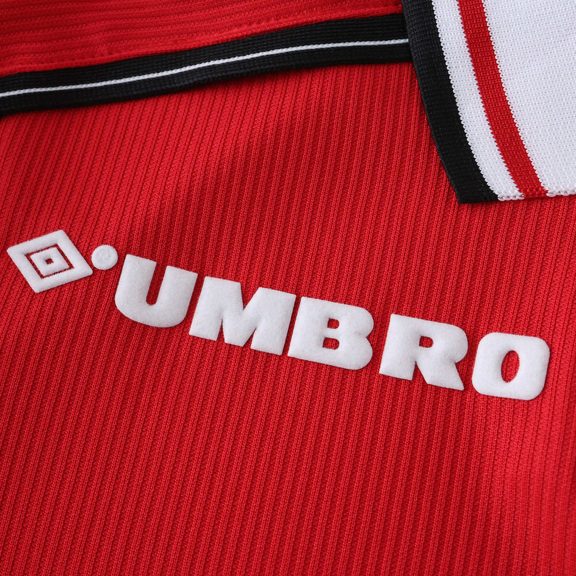 Conjunto Infantil Retrô Manchester United I 98/99