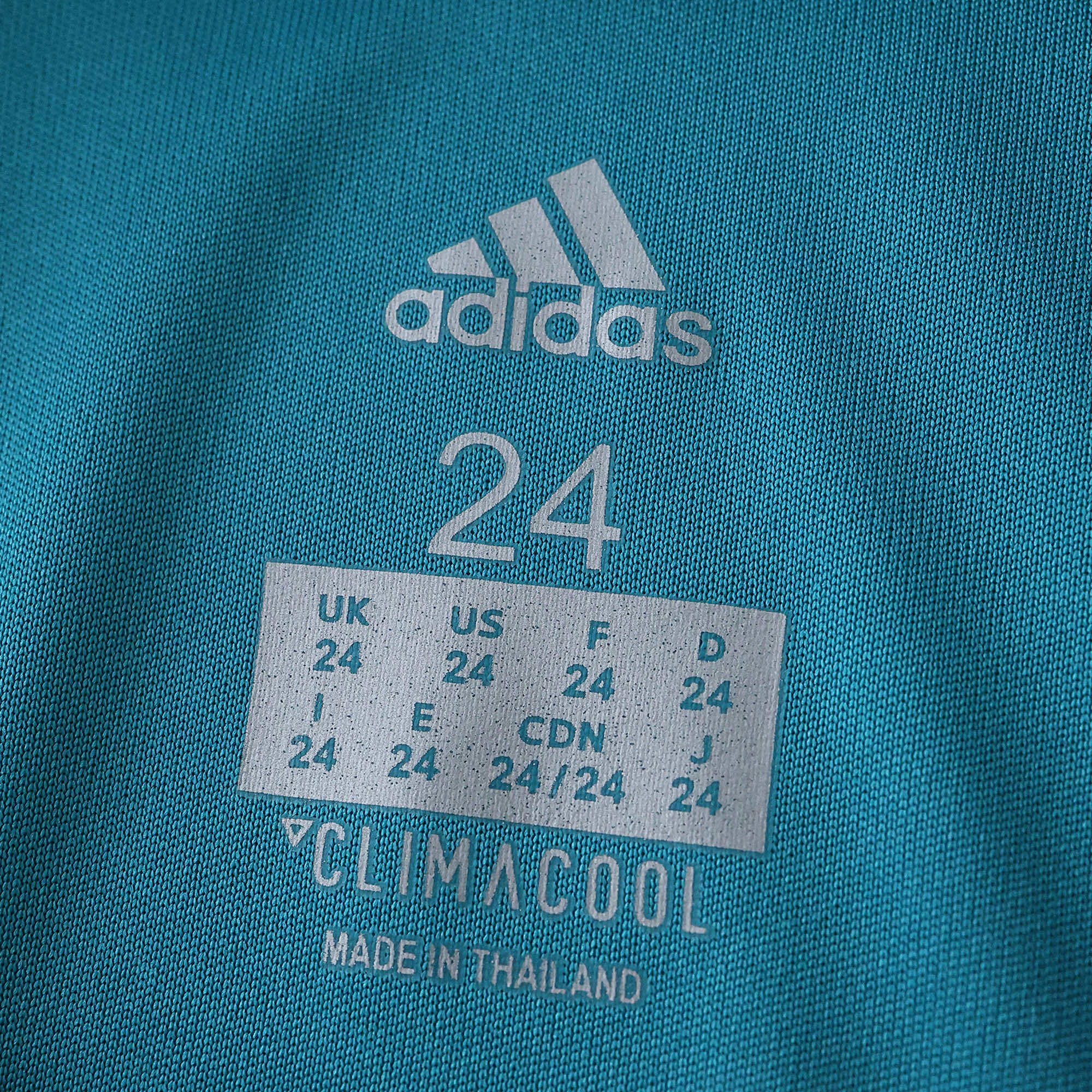 Conjunto Infantil Retrô Real Madrid III 17/18