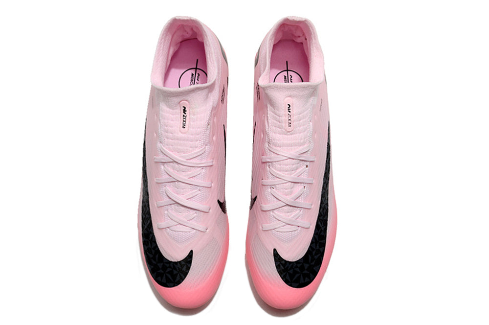 Chuteira Campo Nike Air Zoom Mercurial Vapor 15 Elite FG Rosa e Preto "Mad Brilliance Pack" Cano Alto