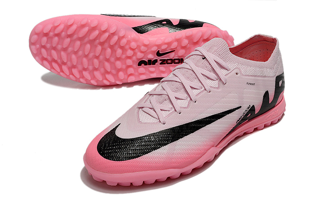 Chuteira Society Nike Air Zoom Mercurial Vapor 15 TF Rosa e Preto "Mad Brilliance Pack"