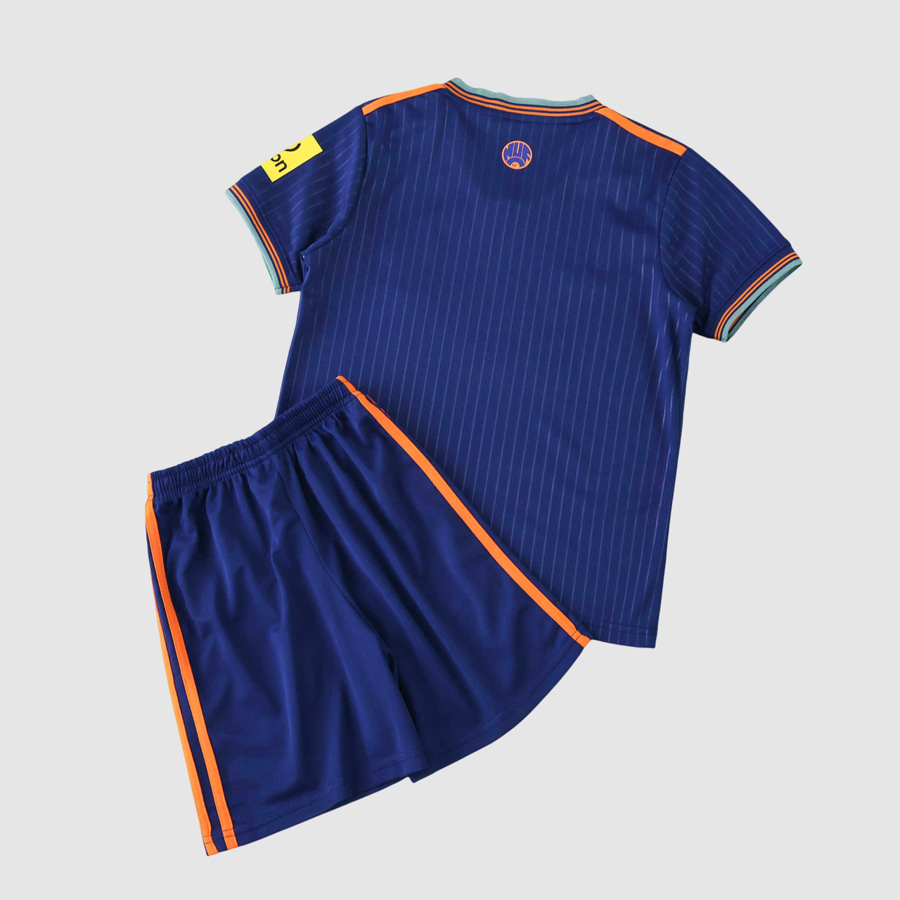 Conjunto Infantil Newcastle II 25/26