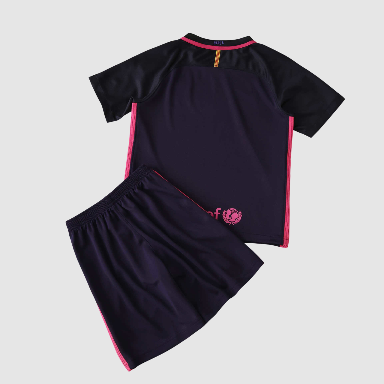 Conjunto Infantil Retrô Barcelona I 16/17