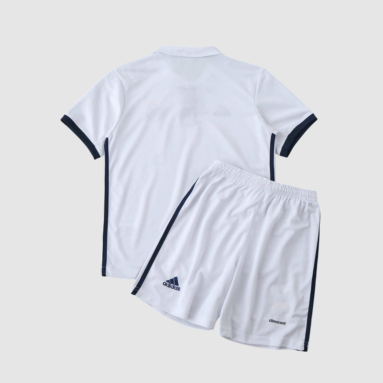 Conjunto Infantil Retrô Real Madrid I 16/17