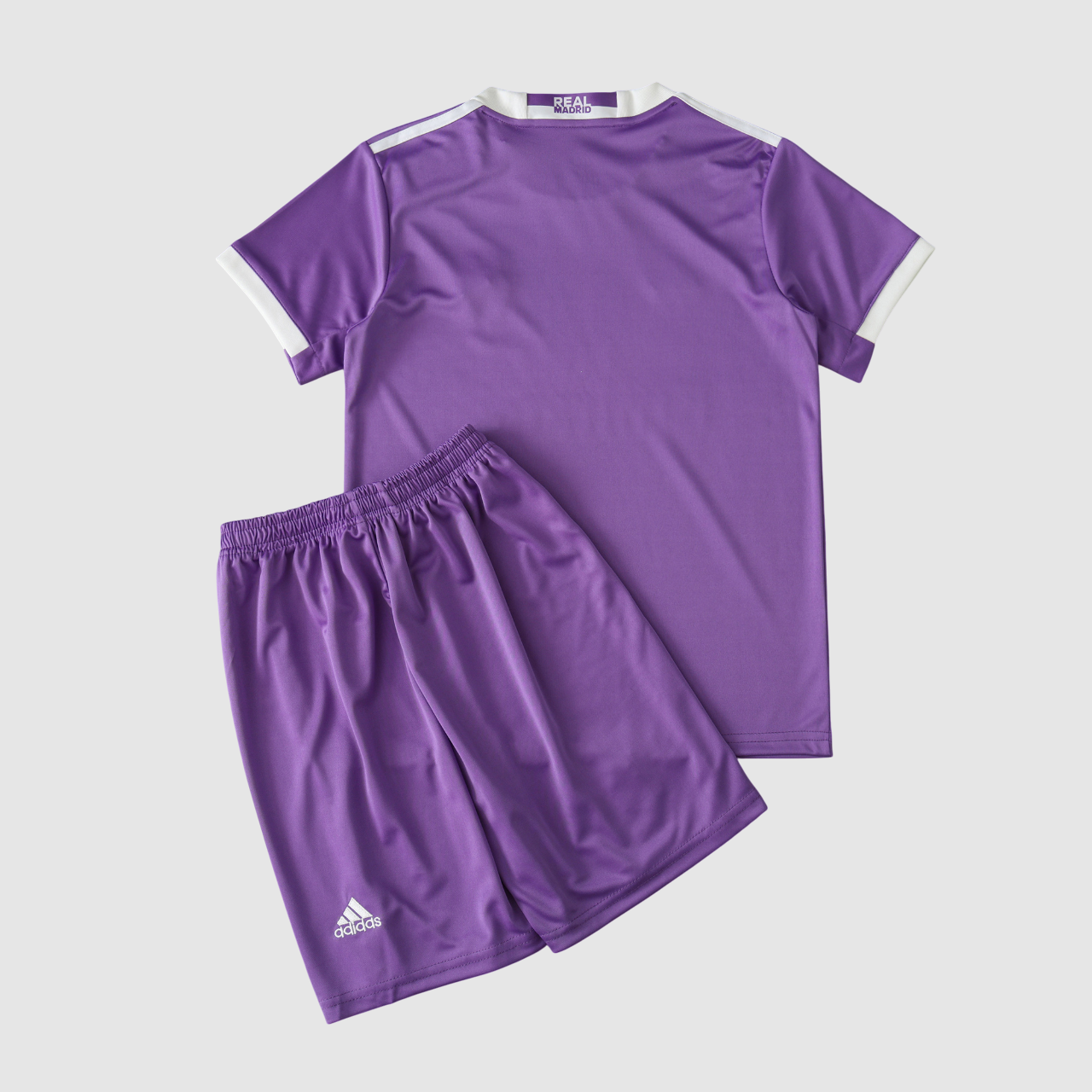 Conjunto Infantil Retrô Real Madrid II 16/17