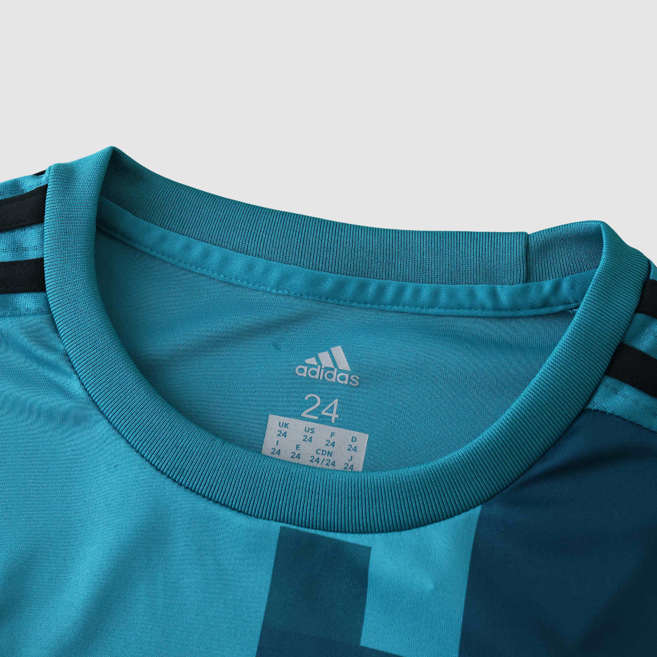 Conjunto Infantil Retrô Real Madrid III 17/18