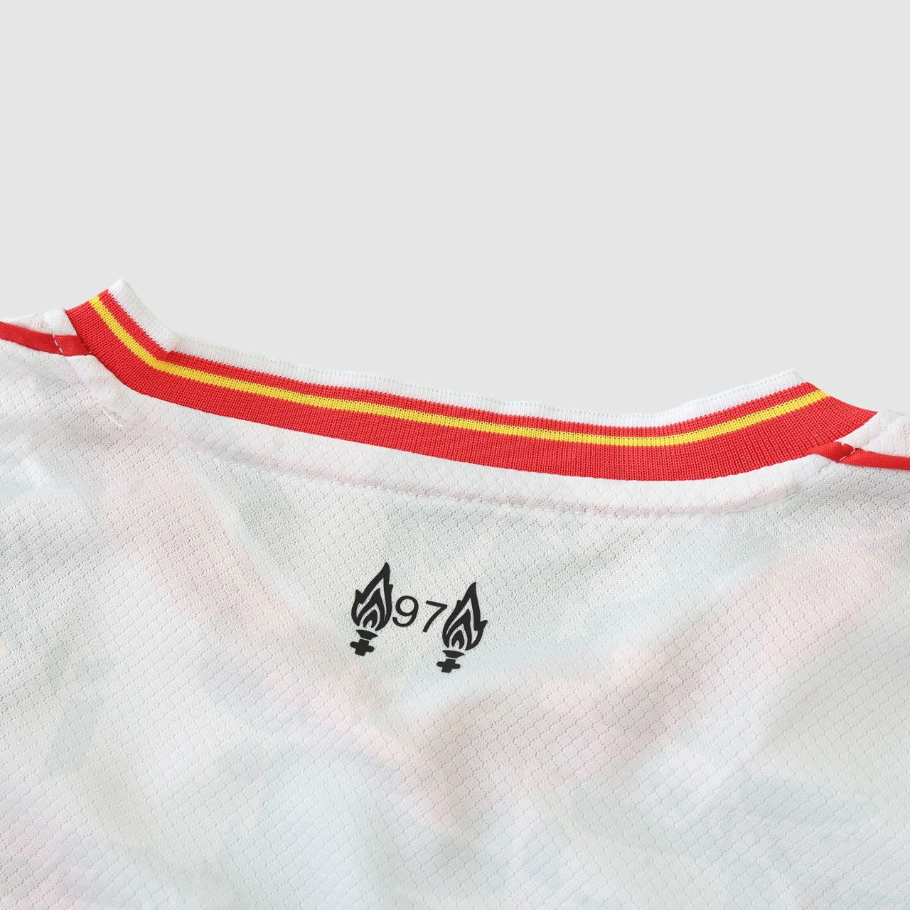 Conjunto Infantil Liverpool III 24/25