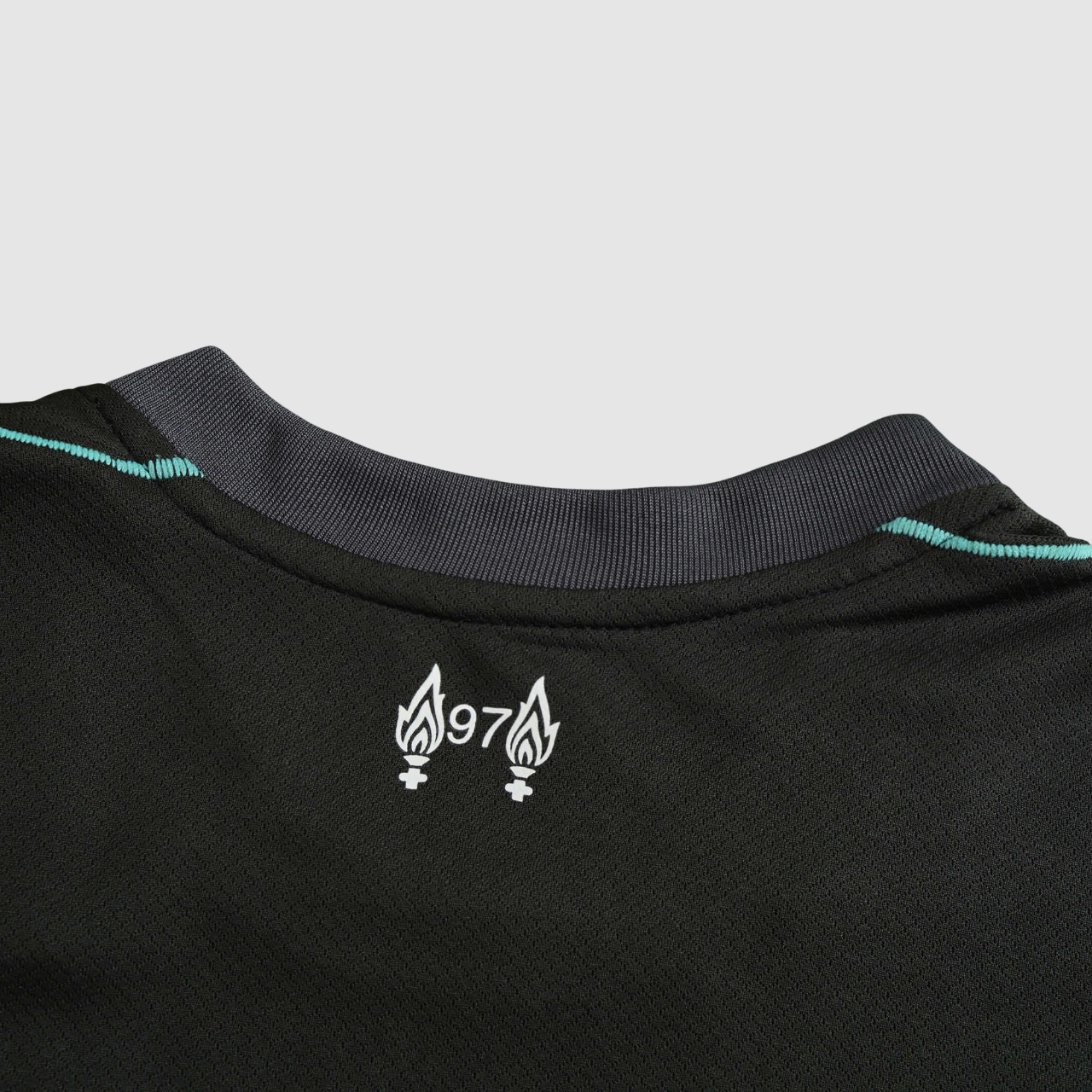 Conjunto Infantil Liverpool II 24/25