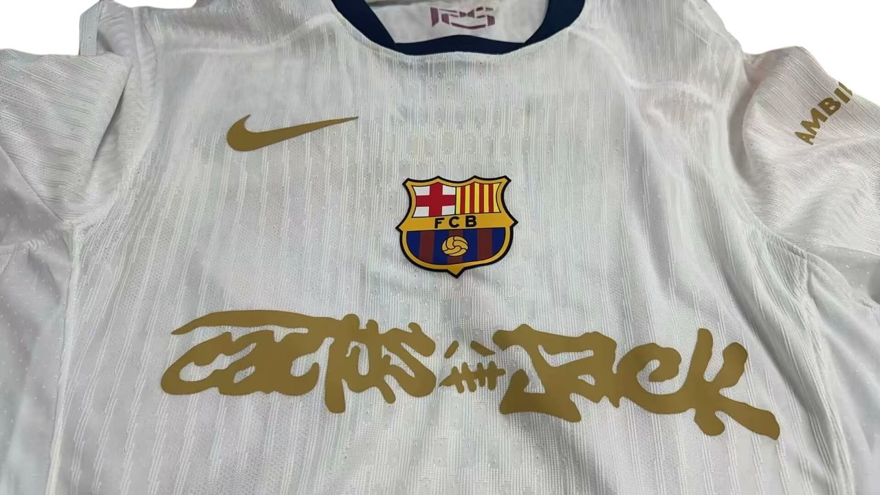 Camisa Barcelona x Travis Scott 24/25 Torcedor Masculino Branco