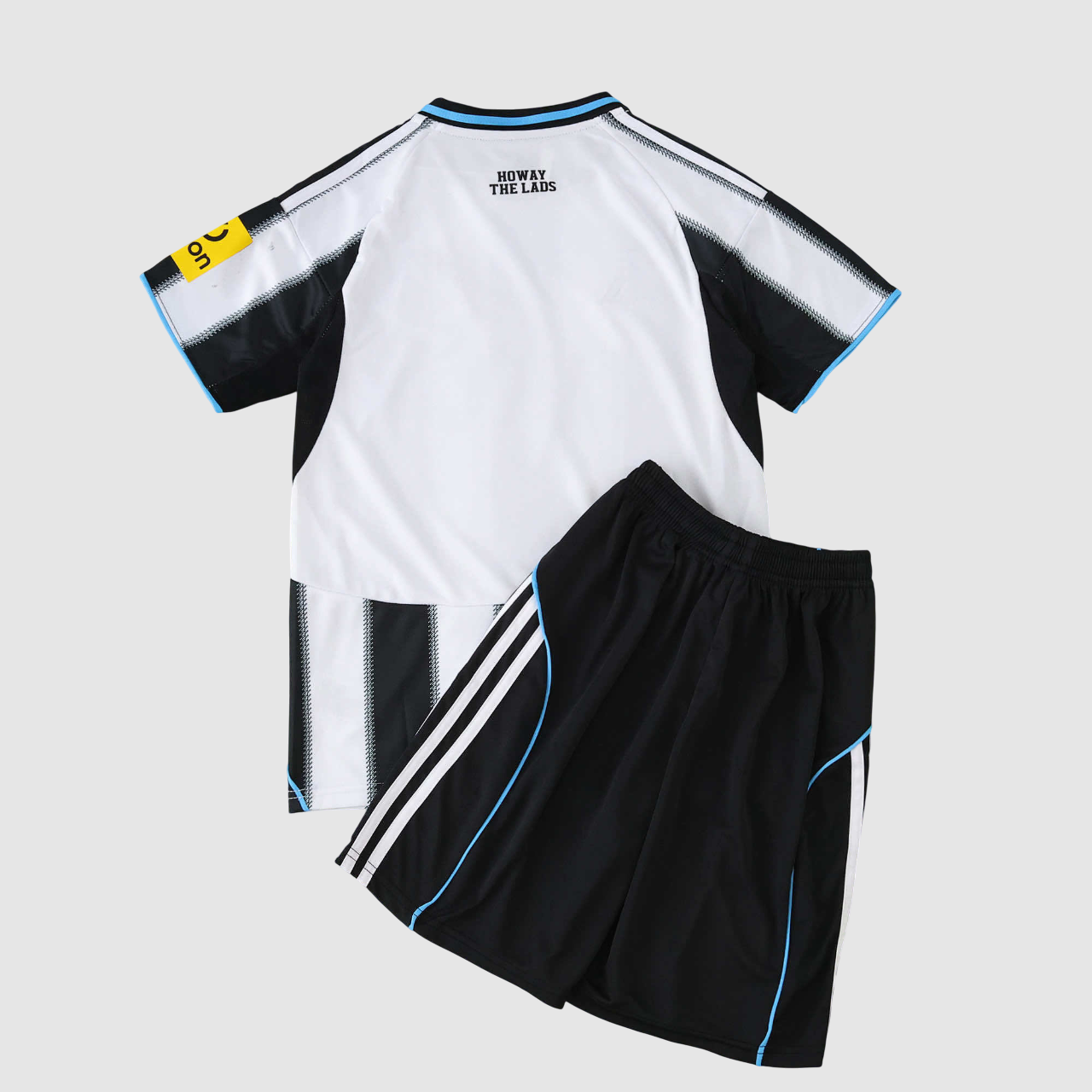 Conjunto Infantil Newcastle I 25/26