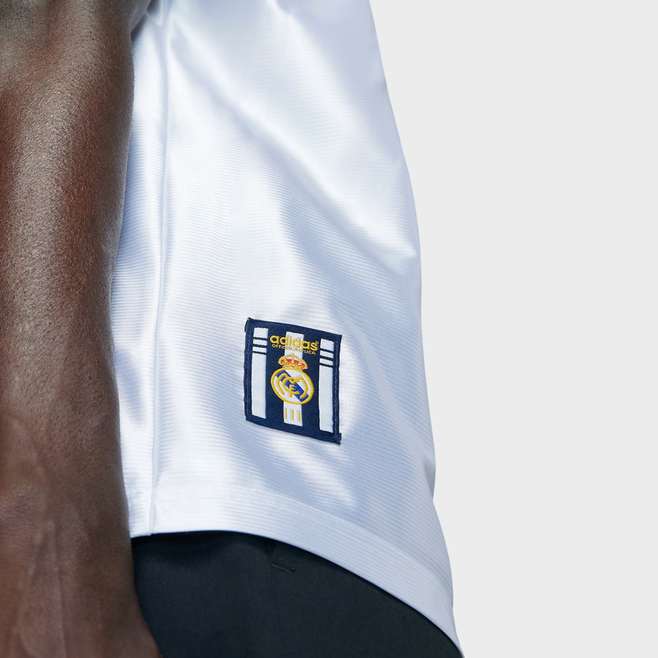 Camisa Retrô Real Madrid I 1999/2000 Adidas