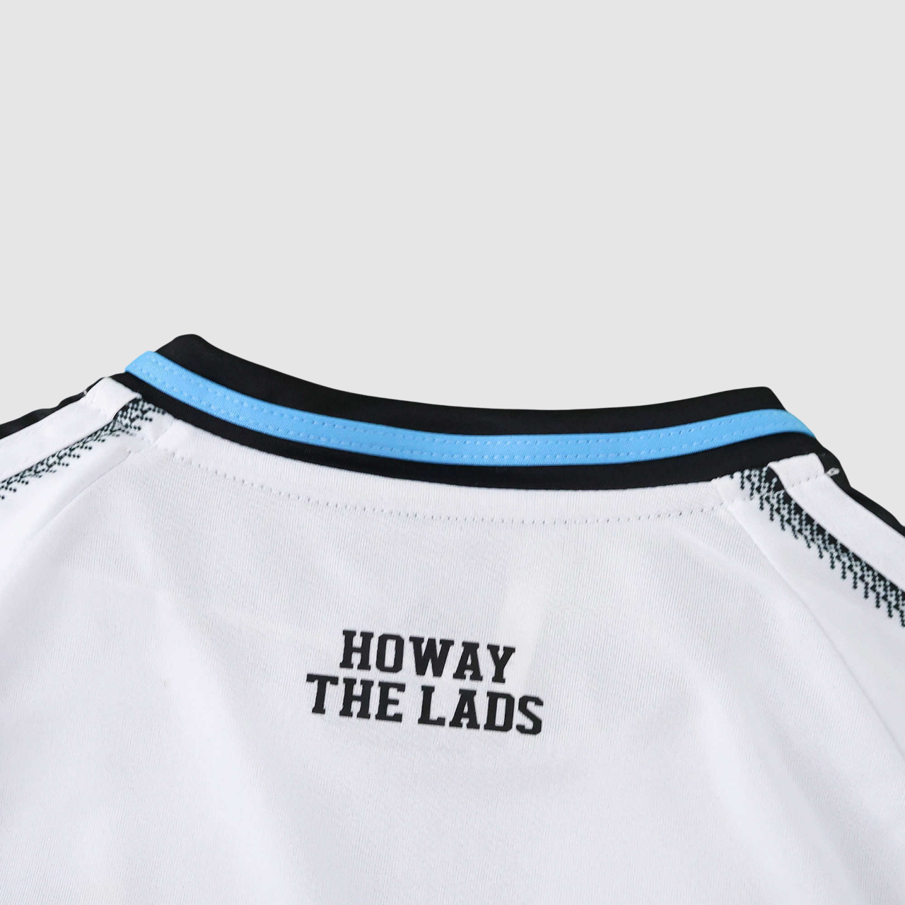 Conjunto Infantil Newcastle I 25/26