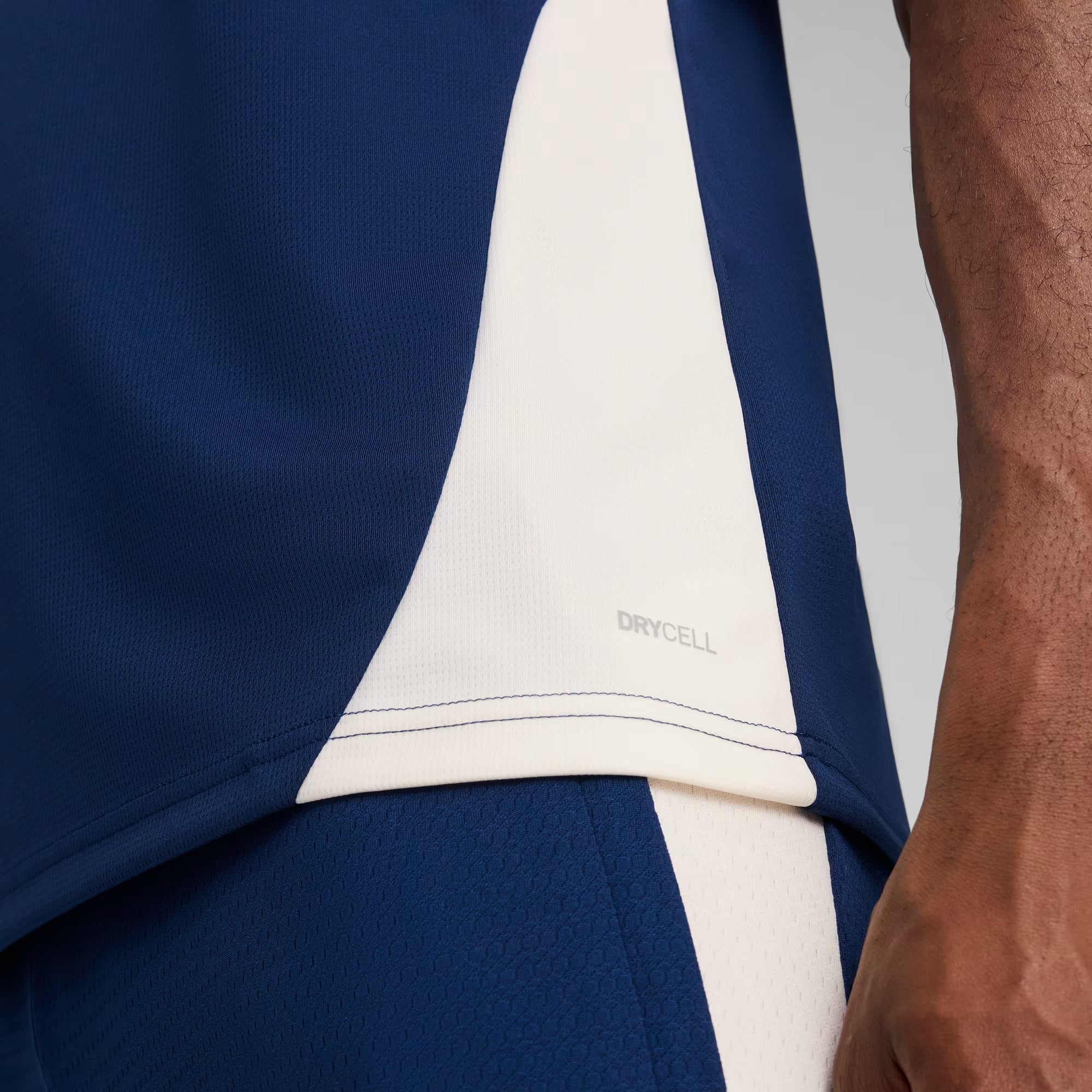 Camisa Portugal Treino 25/26 Torcedor Puma Masculina Azul Marinho